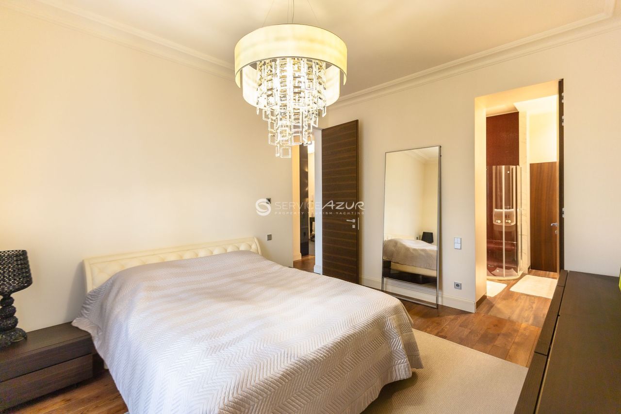 Apartment in Cannes, France, 110 m² - picture 9