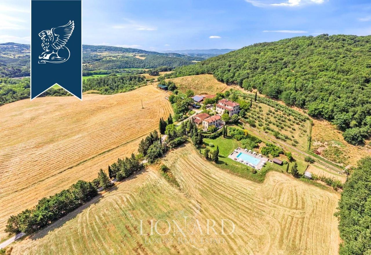 Villa in Florence, Italy, 4 100 m² - picture 1