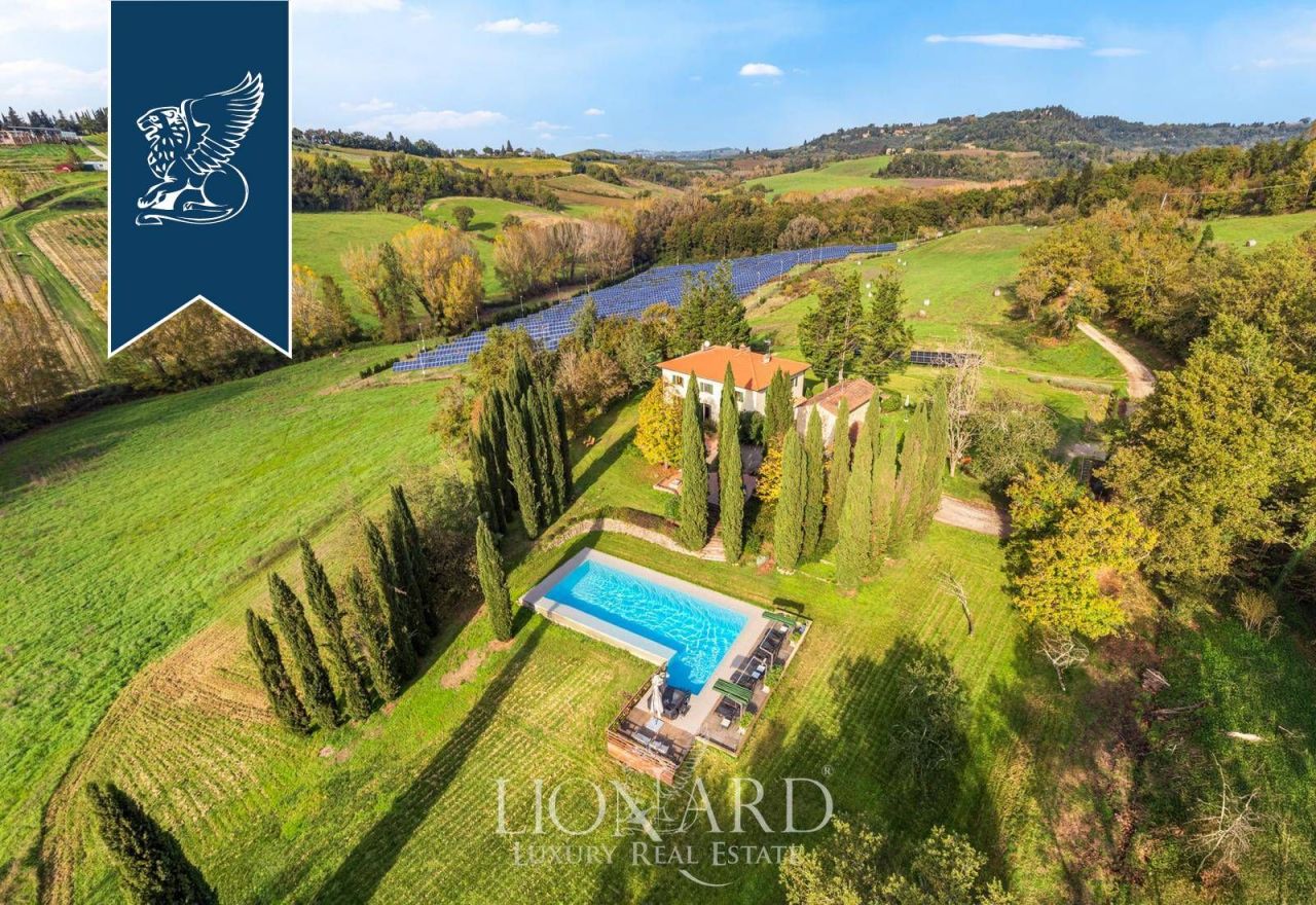 Farm in Certaldo, Italy, 670 m² - picture 1