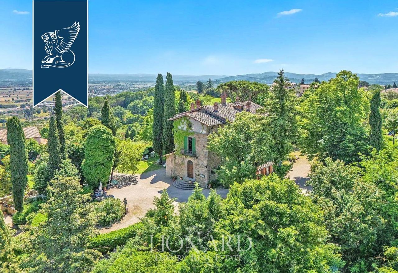 Villa in Arezzo, Italien, 550 m² - Foto 1