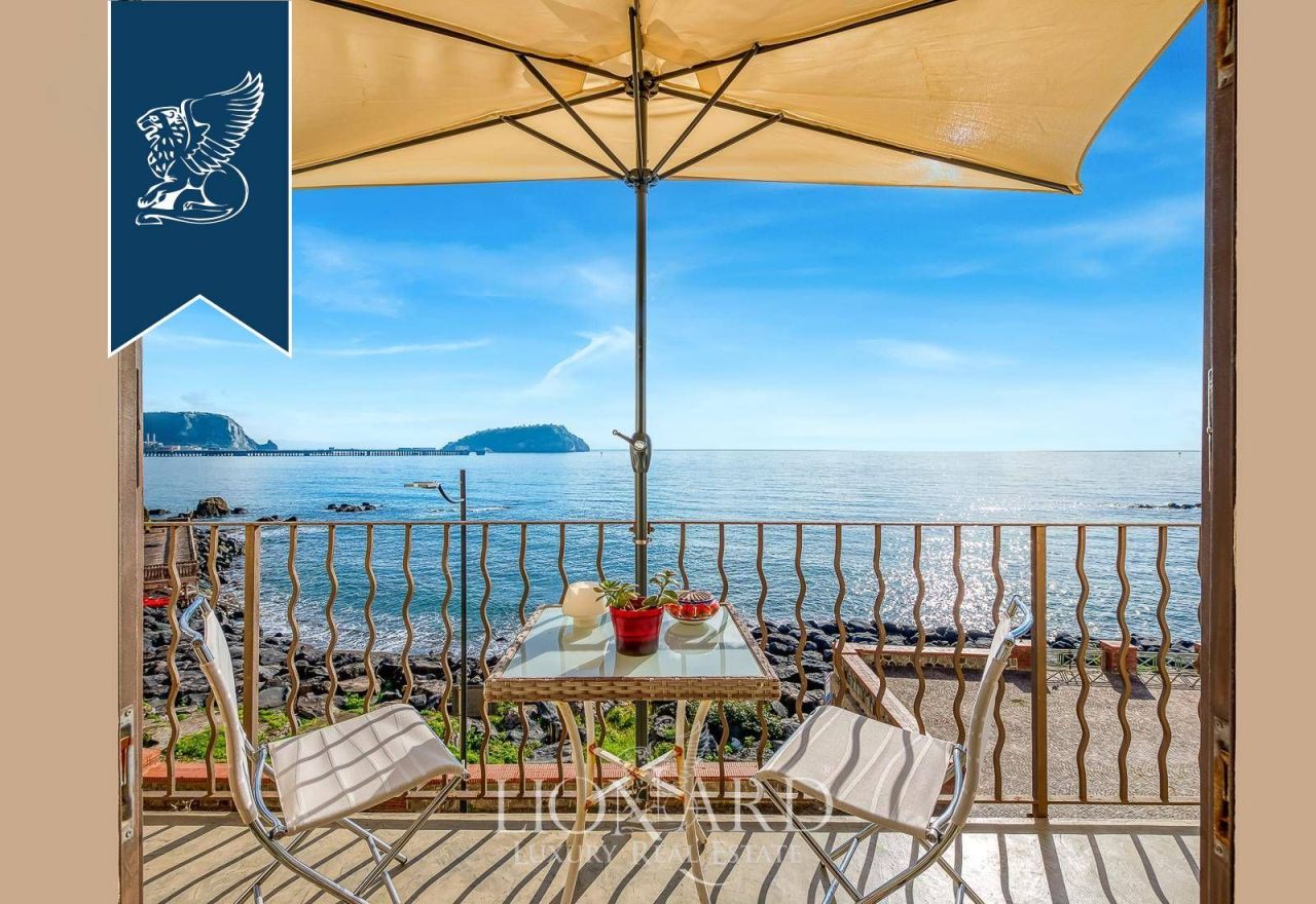 Apartamento en Nápoles, Italia, 140 m² - imagen 2