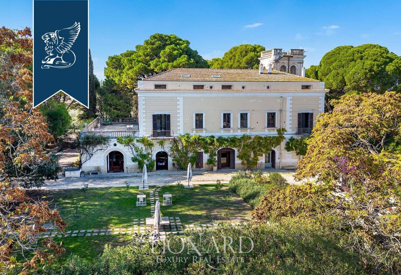 Villa a Bari, Italia, 2 200 m² - foto 2