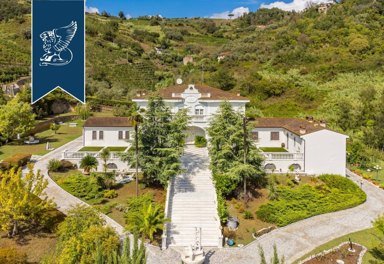 Villa a Massa, Italia, 2 472 m² - foto 3