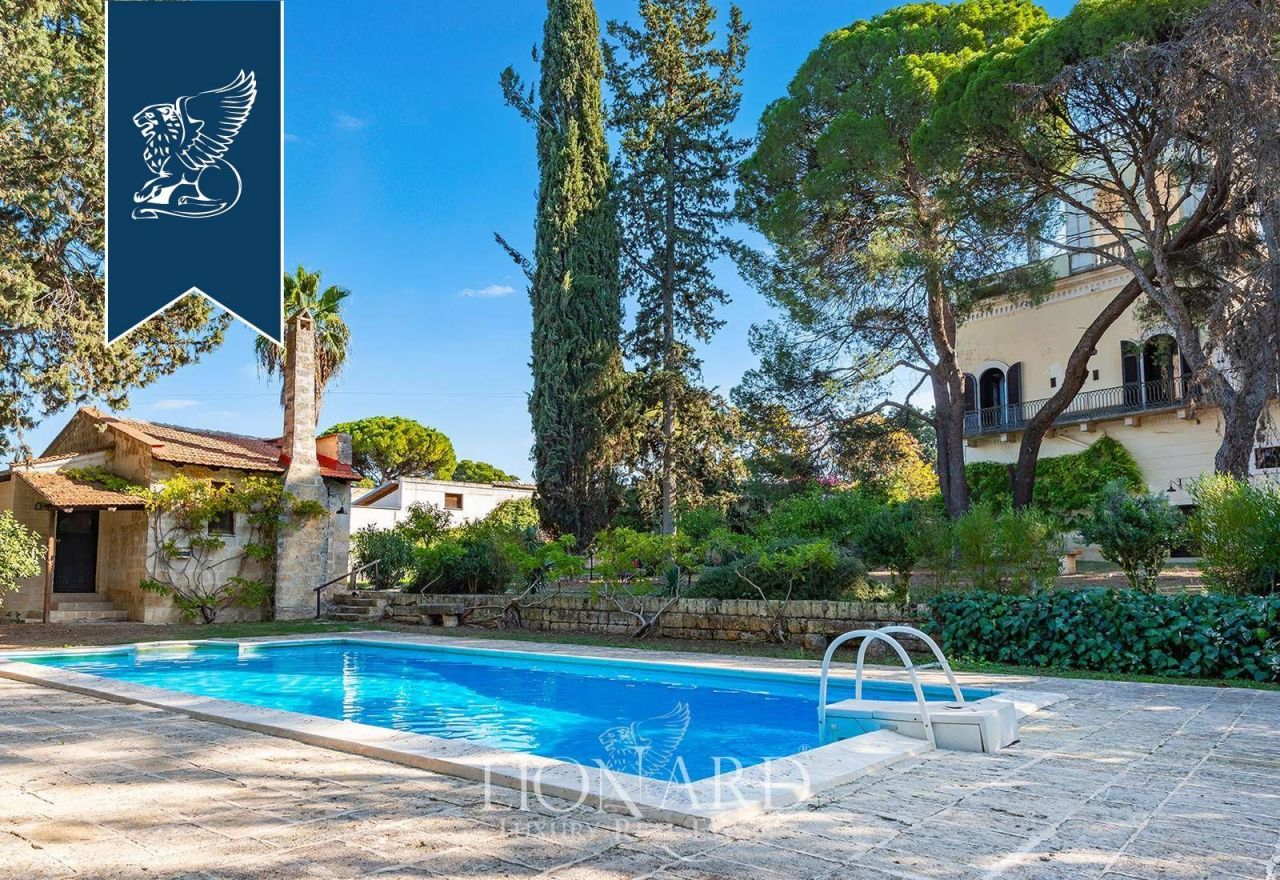 Villa a Bari, Italia, 2 200 m² - foto 4