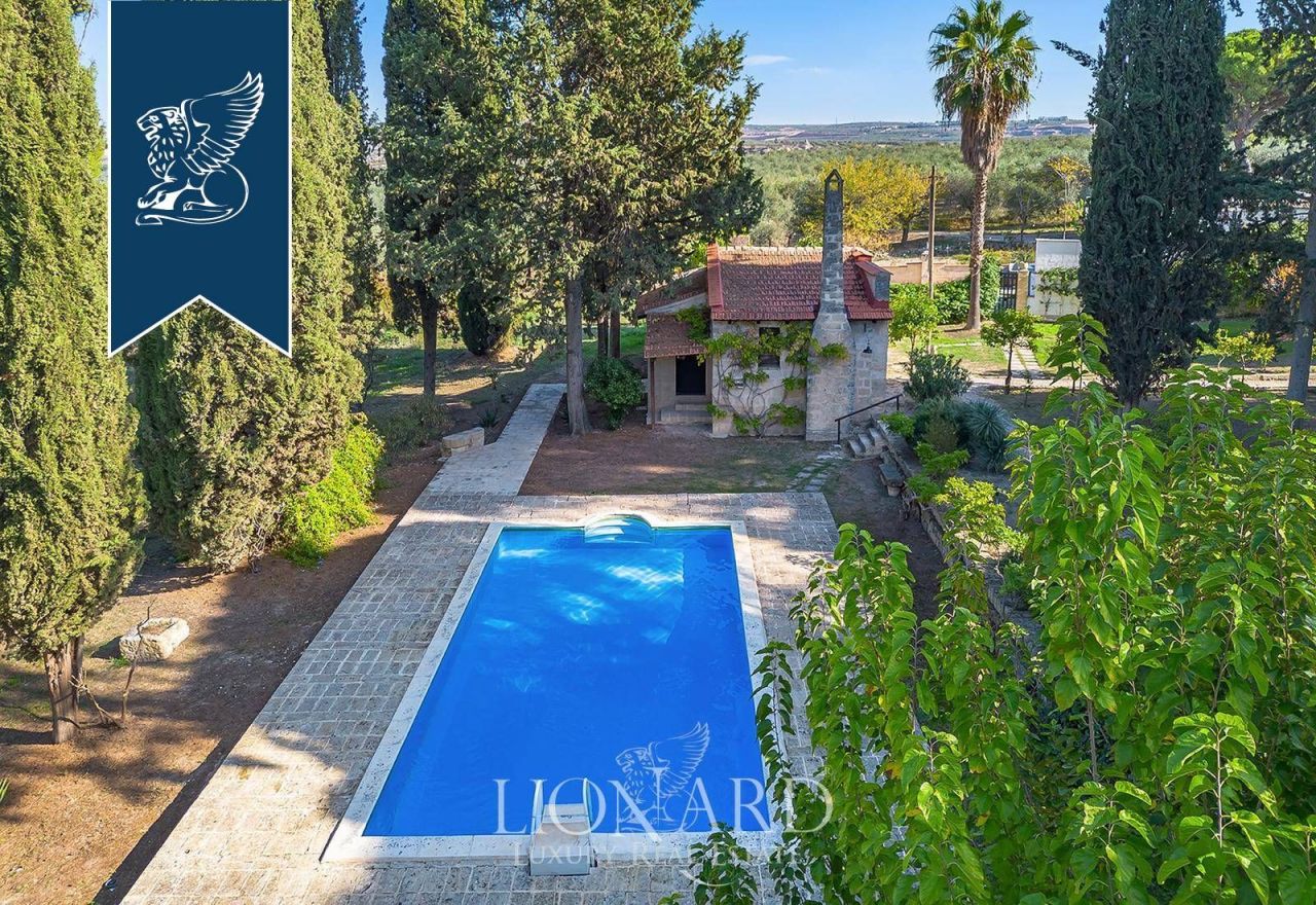 Villa a Bari, Italia, 2 200 m² - foto 6