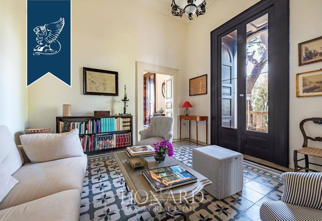 Villa a Bari, Italia, 2 200 m² - foto 13