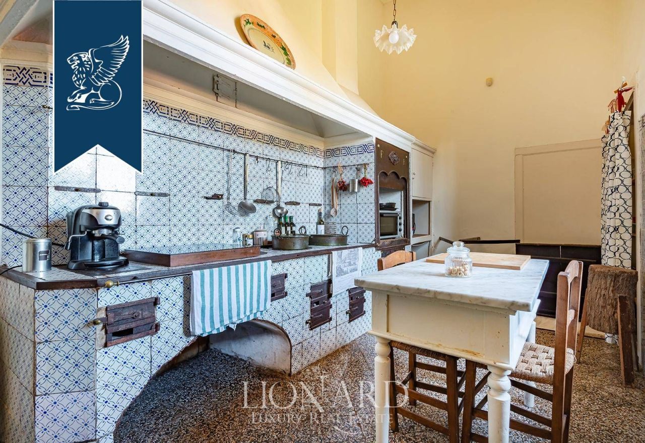 Villa a Bari, Italia, 2 200 m² - foto 16