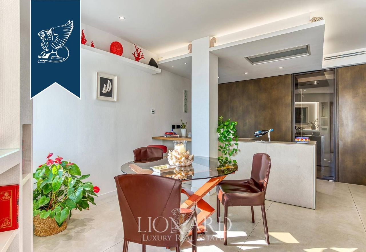 Apartamento en Nápoles, Italia, 140 m² - imagen 18