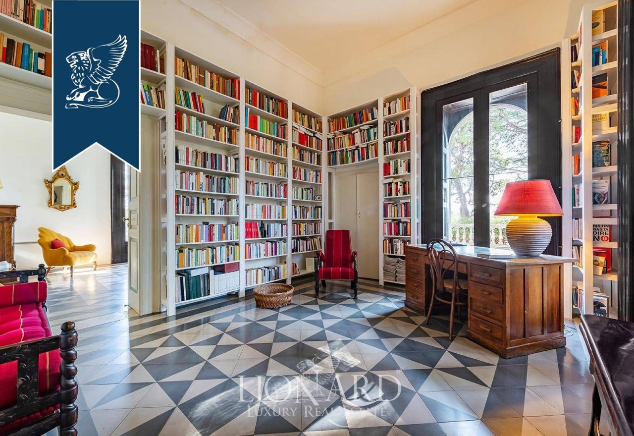 Villa a Bari, Italia, 2 200 m² - foto 19