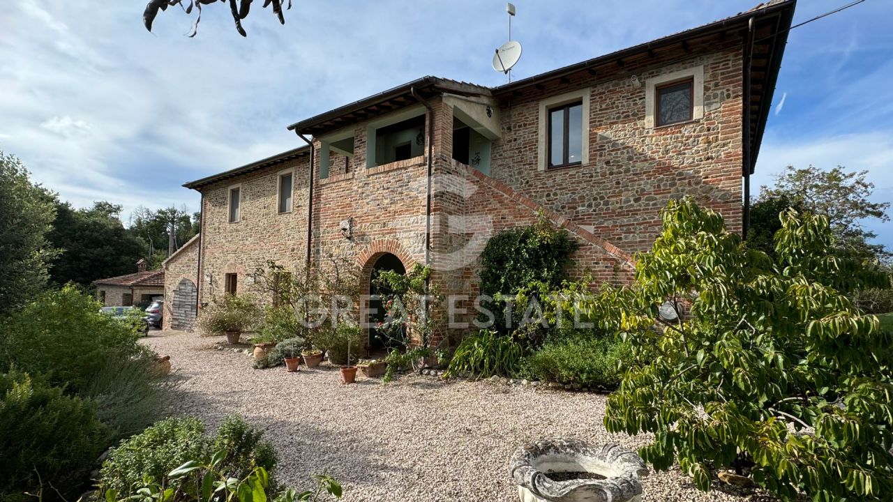 Maison à Citta della Pieve, Italie, 497.5 m² - image 1