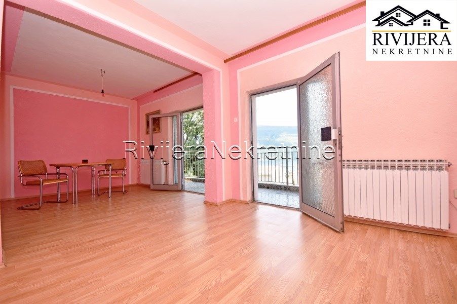 Flat in Herceg-Novi, Montenegro, 79 m² - picture 1