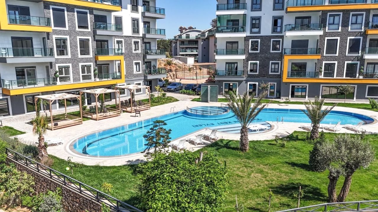 Flat in Alanya, Turkey, 55 m² - picture 1