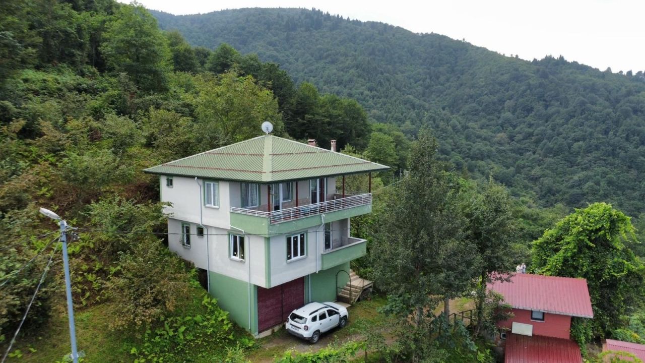 Casa en Trabzon, Turquia, 270 m² - imagen 1