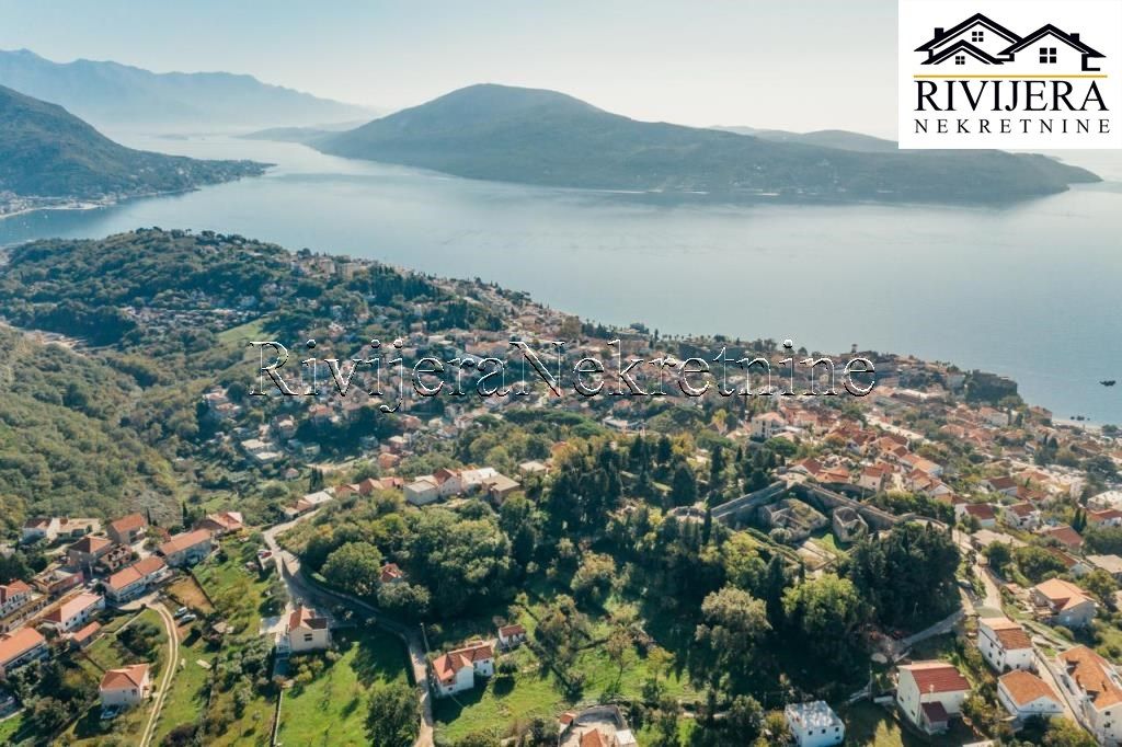 Grundstück in Herceg-Novi, Montenegro, 530 m² - Foto 1
