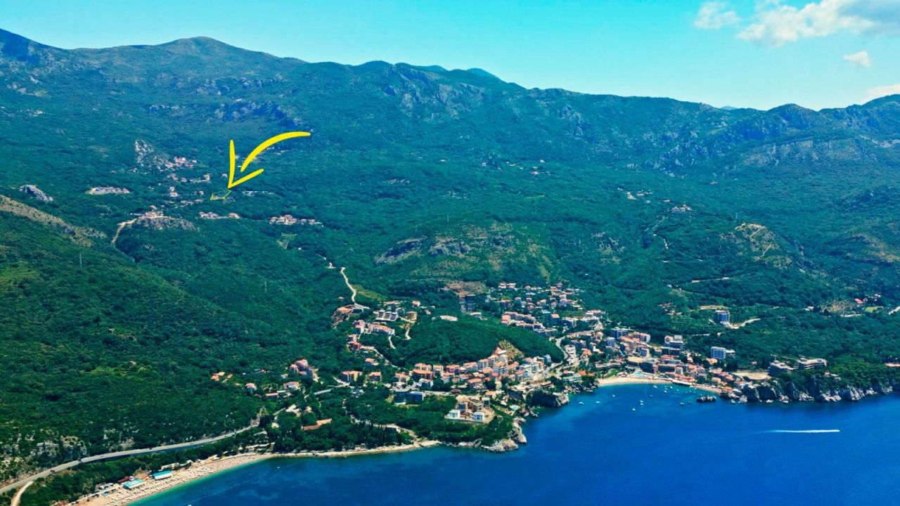 Grundstück in Budva, Montenegro, 802 m² - Foto 1