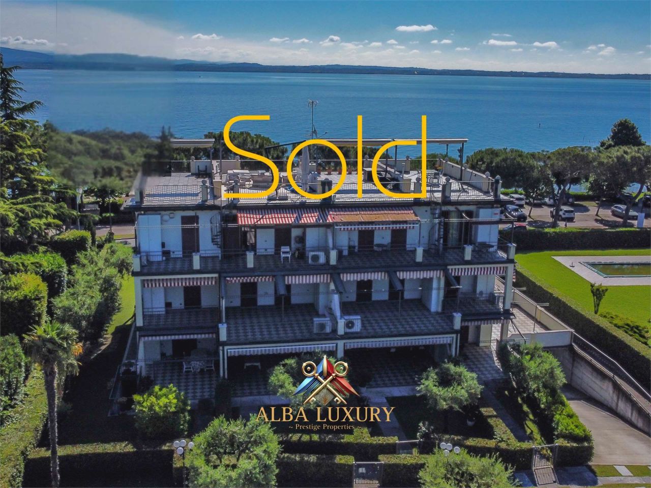 Apartment in Sirmione, Italy, 100 m² - picture 1