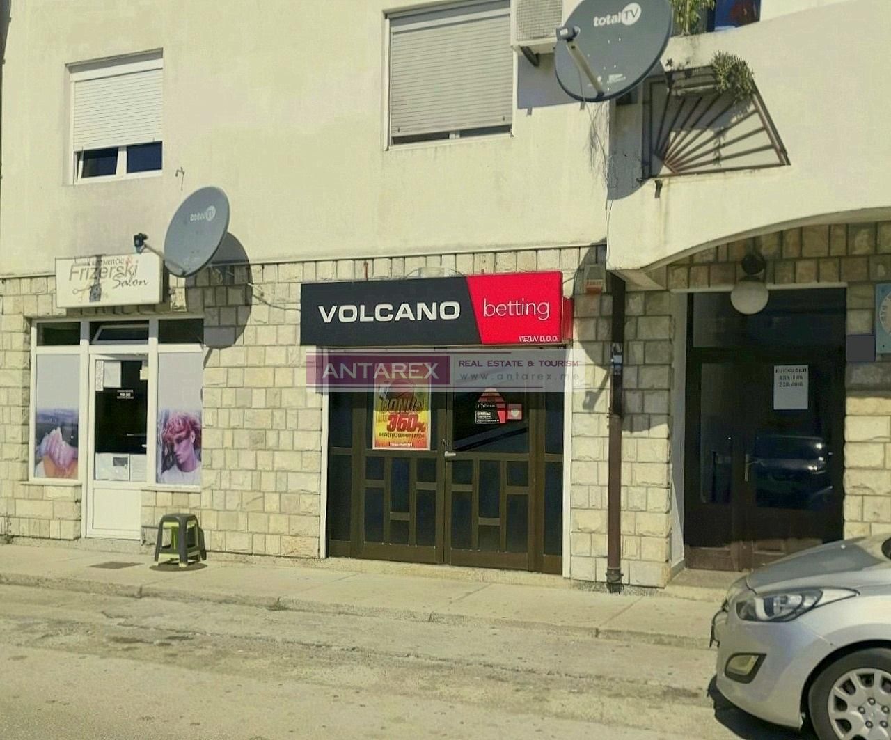 Commercial property in Zelenika, Montenegro, 57 m² - picture 2