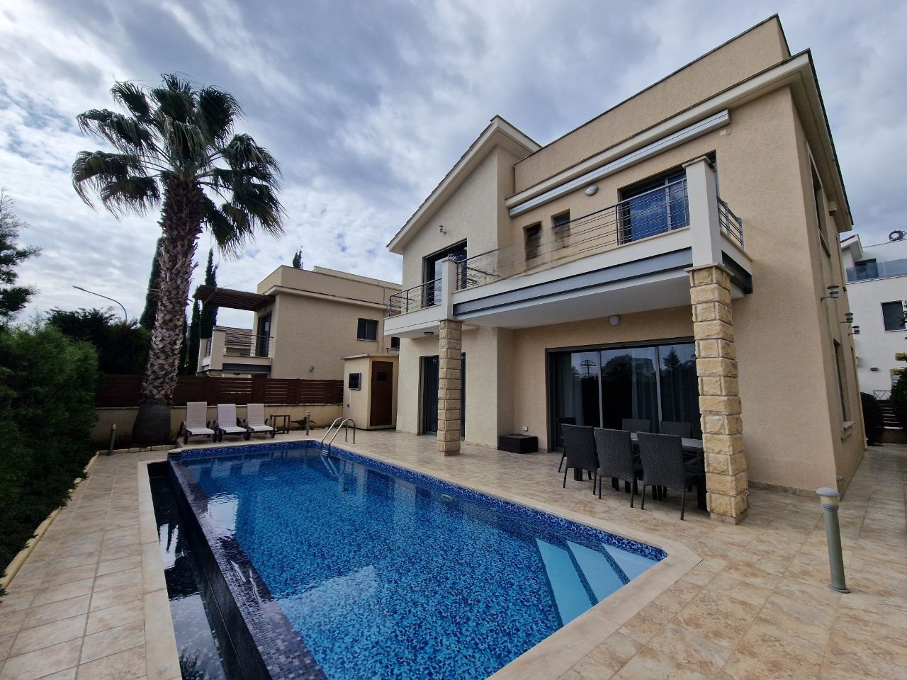 Haus in Agios Tychon, Zypern, 220 m² - Foto 1