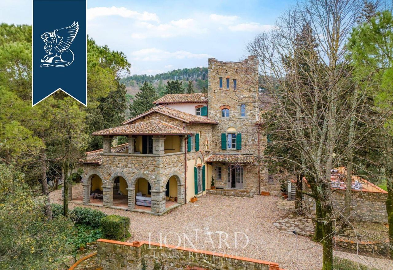 Villa in Florence, Italy, 740 m² - picture 1