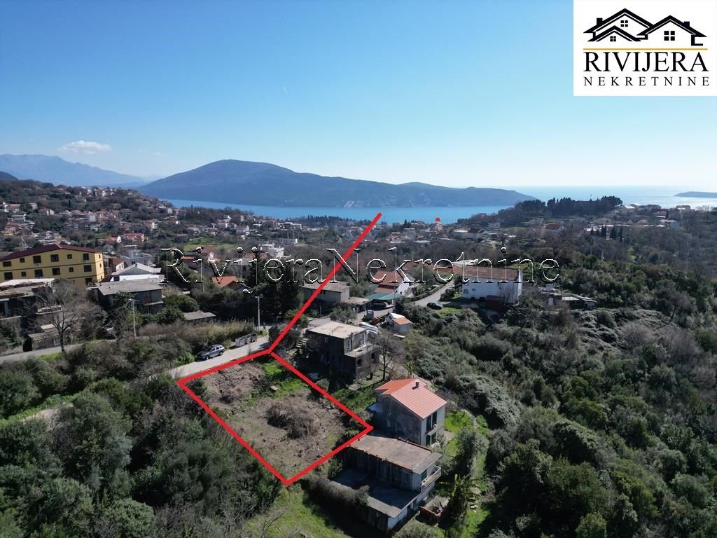 Grundstück in Herceg-Novi, Montenegro, 400 m² - Foto 1