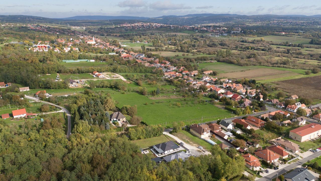 Land in Heviz, Hungary, 1 150 m² - picture 4