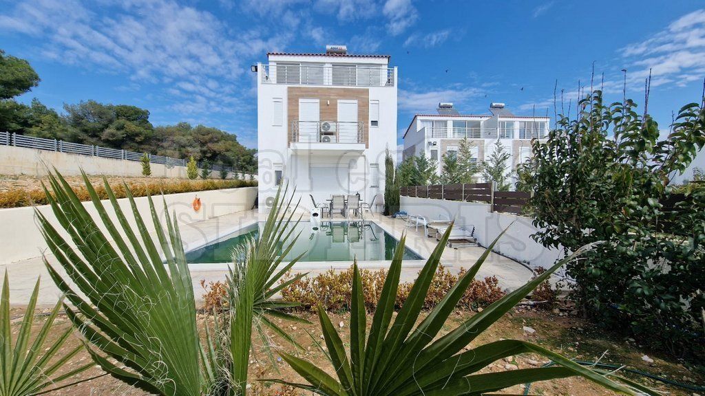 Villa à Loutraki, Grèce, 135 m² - image 1