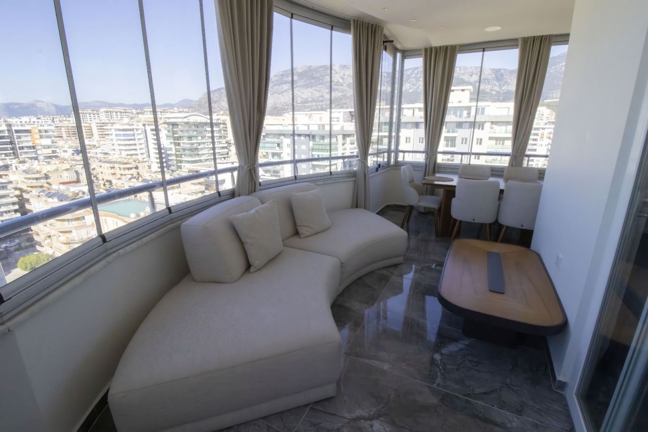 Penthouse in Alanya, Turkey, 240 m² - picture 1