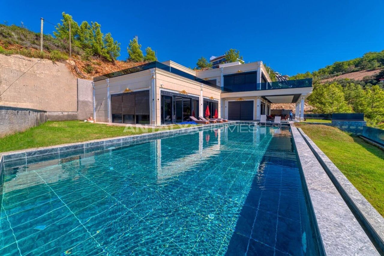 Villa à Alanya, Turquie, 2 500 m² - image 1
