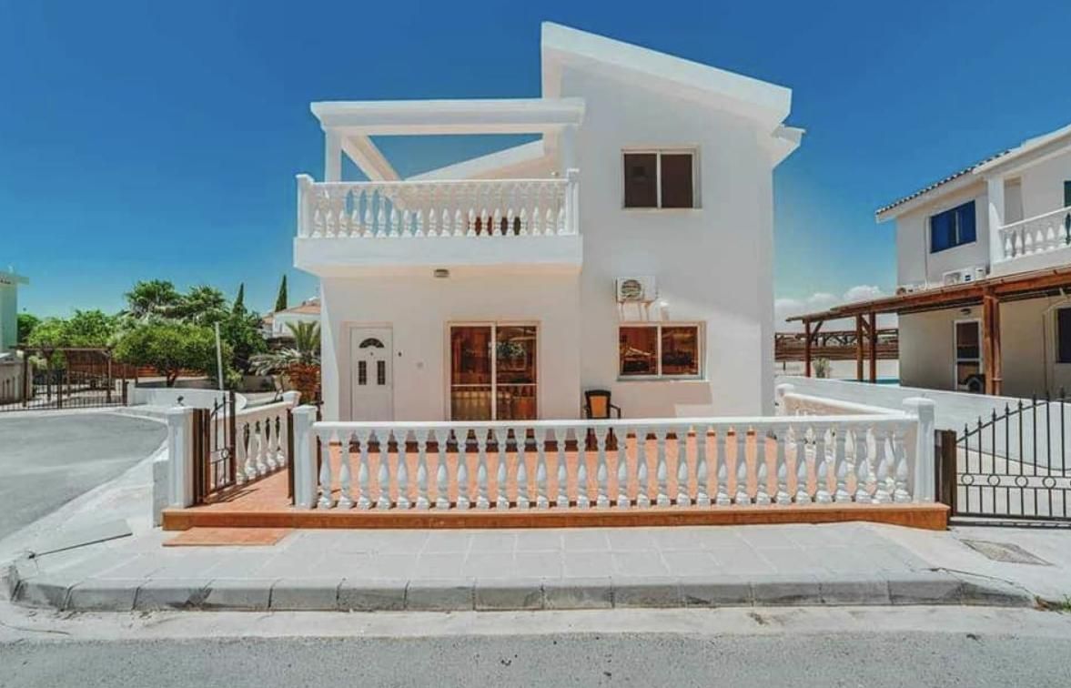 House in Agia Napa, Cyprus, 230 m² - picture 1