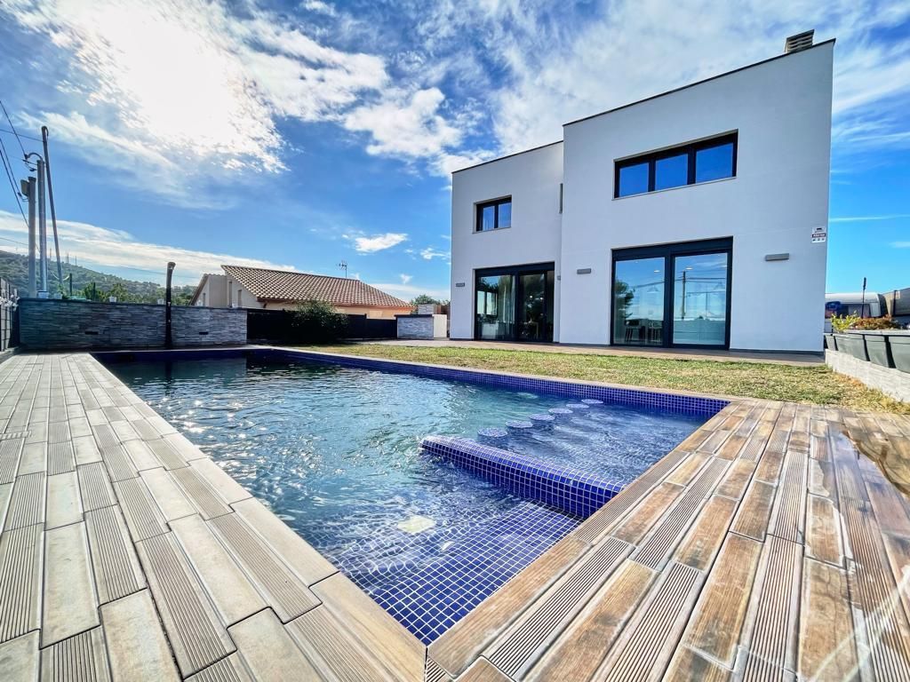 Casa en Canyelles, España, 230 m² - imagen 1