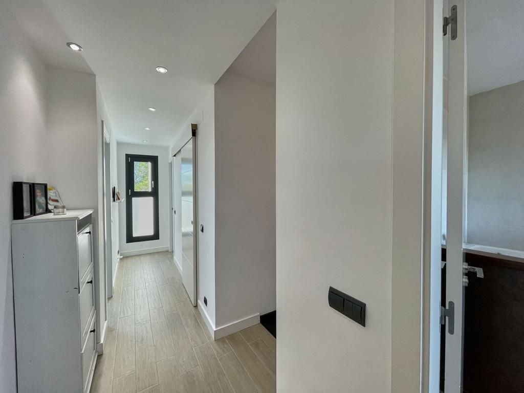 Maison à Canyelles, Espagne, 230 m² - image 4