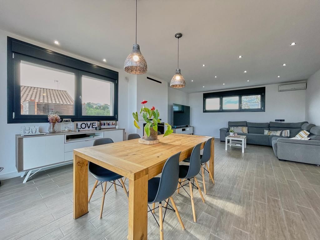 Maison à Canyelles, Espagne, 230 m² - image 5