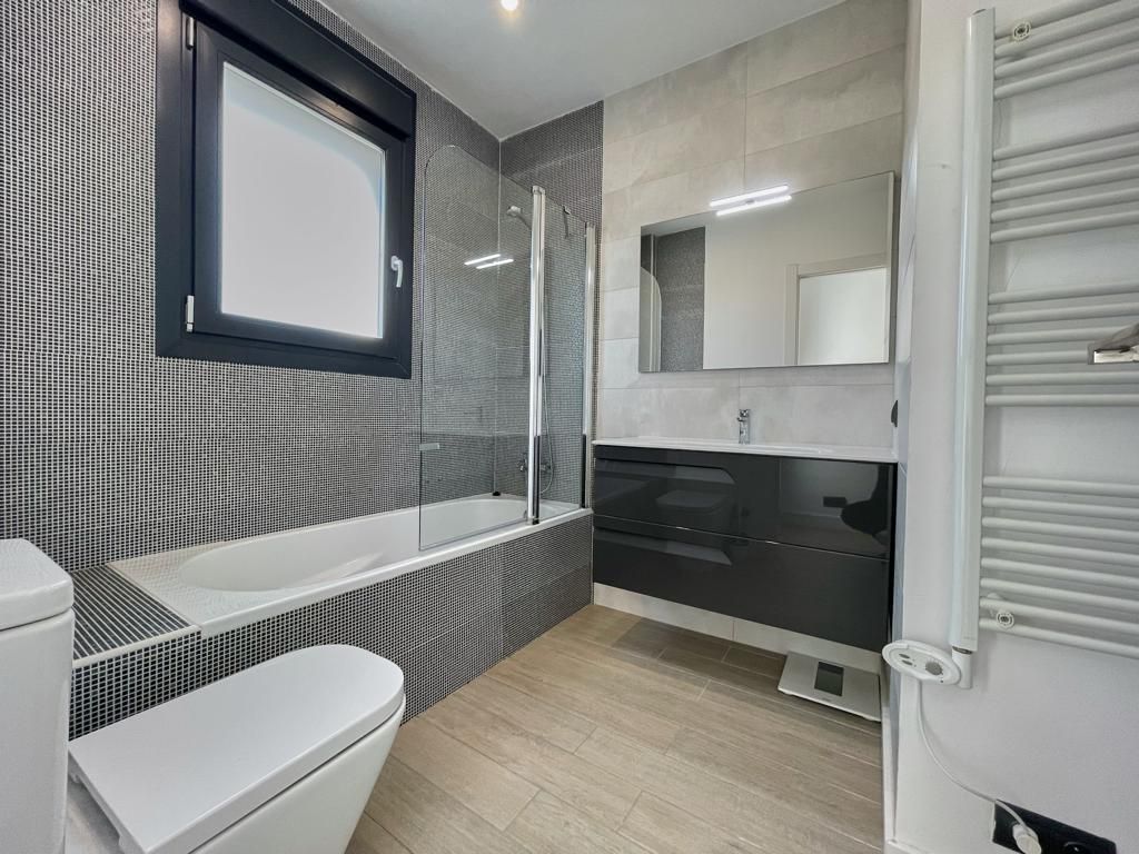 Maison à Canyelles, Espagne, 230 m² - image 10