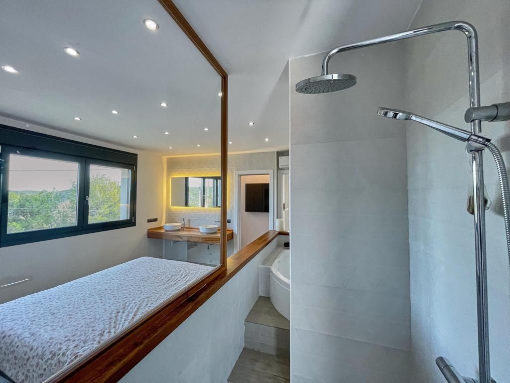 Maison à Canyelles, Espagne, 230 m² - image 12