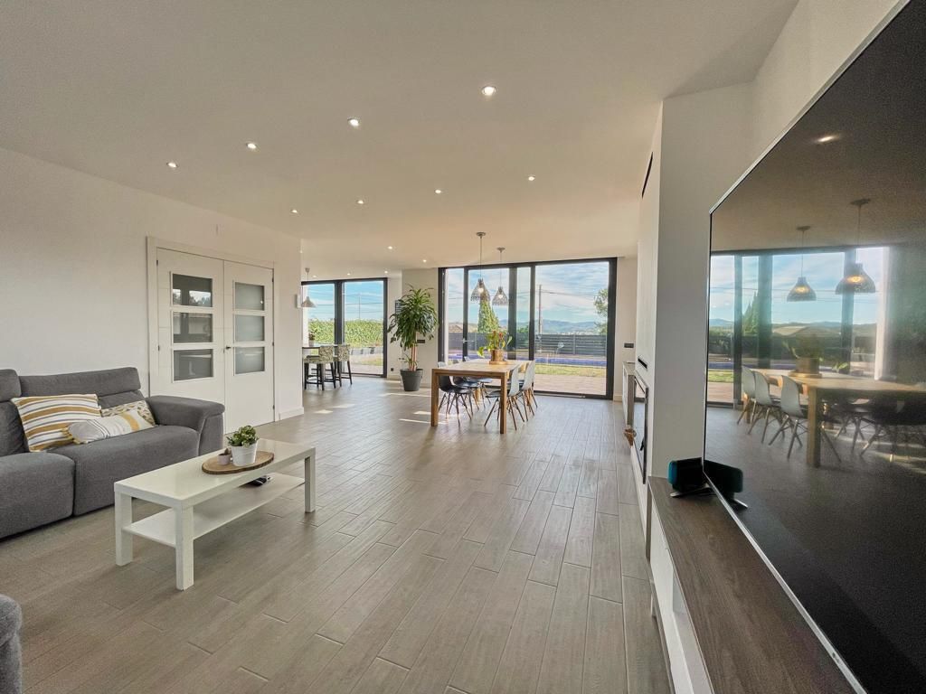 Maison à Canyelles, Espagne, 230 m² - image 14