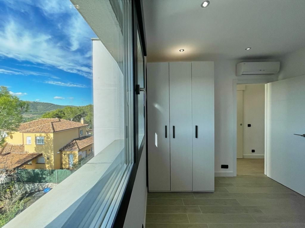 Maison à Canyelles, Espagne, 230 m² - image 15