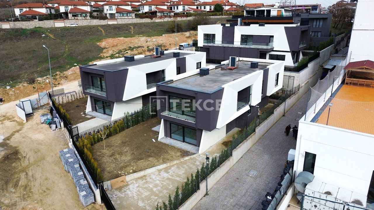 Villa Nilüfer, Turquie, 391 m² - image 1