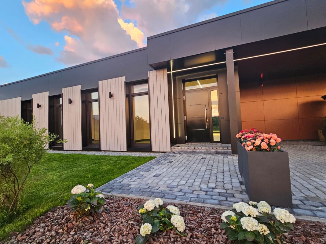 House in Riga District, Latvia, 230 m² - picture 1