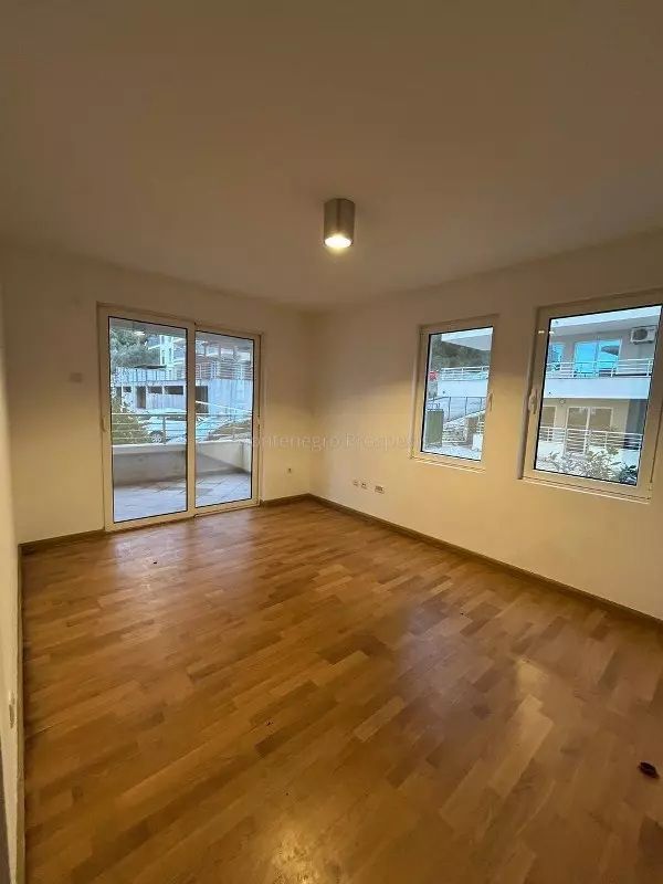 Apartamento en Petrovac, Montenegro, 105 m² - imagen 1
