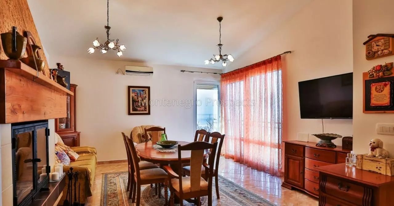 Haus in Sutomore, Montenegro, 144 m² - Foto 1