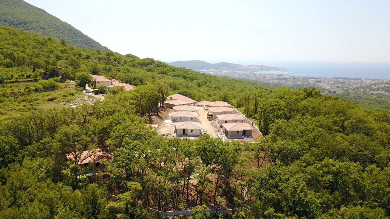 Land in Bar, Montenegro, 6 573 m² - picture 1