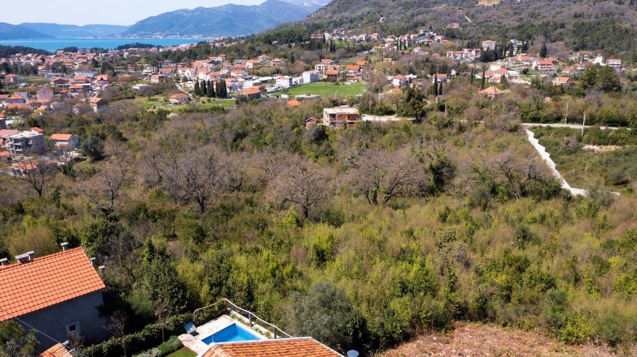 Terreno a Kotor, Montenegro, 12 131 m2 - foto 2