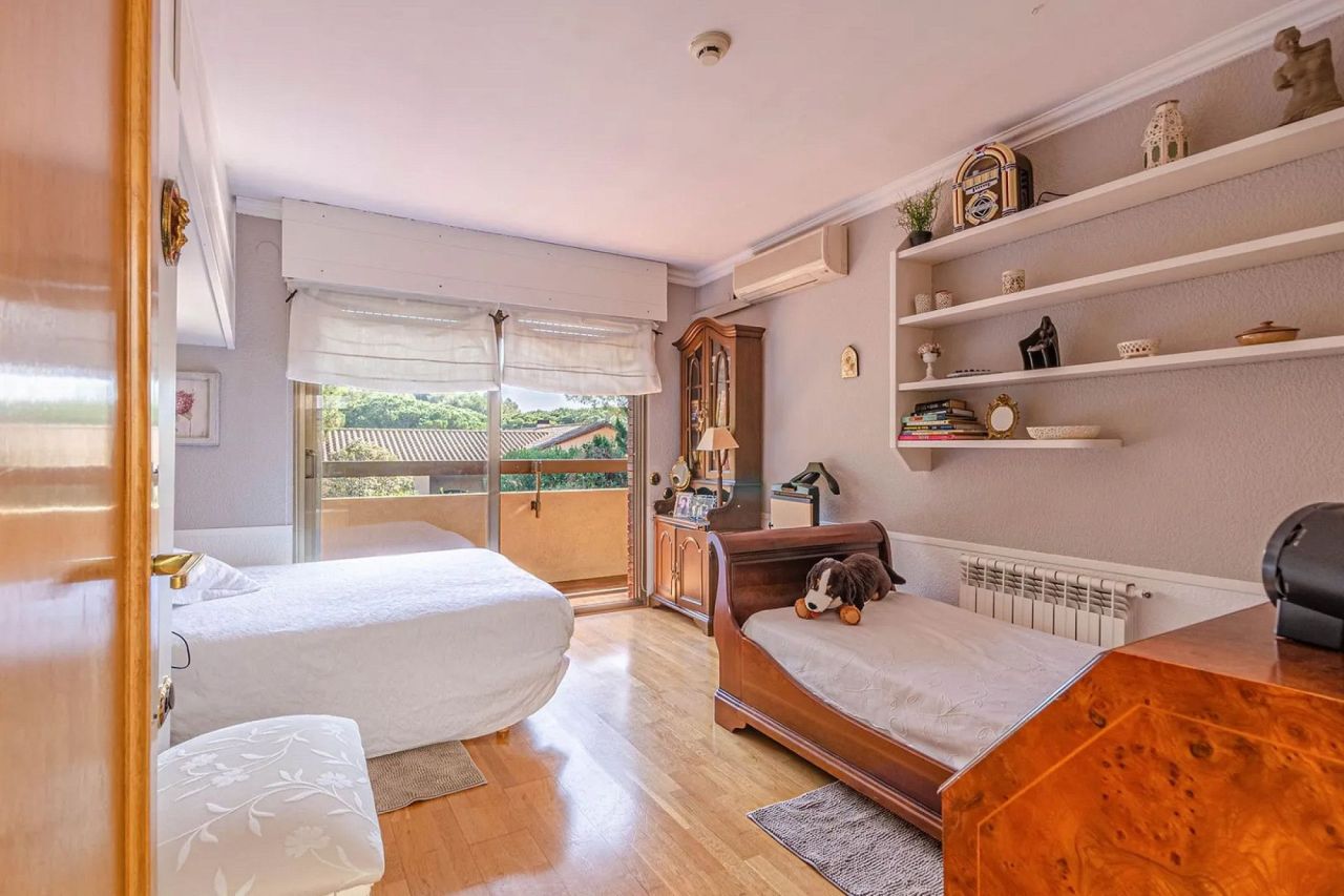 Villa en Gava Mar, España, 710 m² - imagen 18