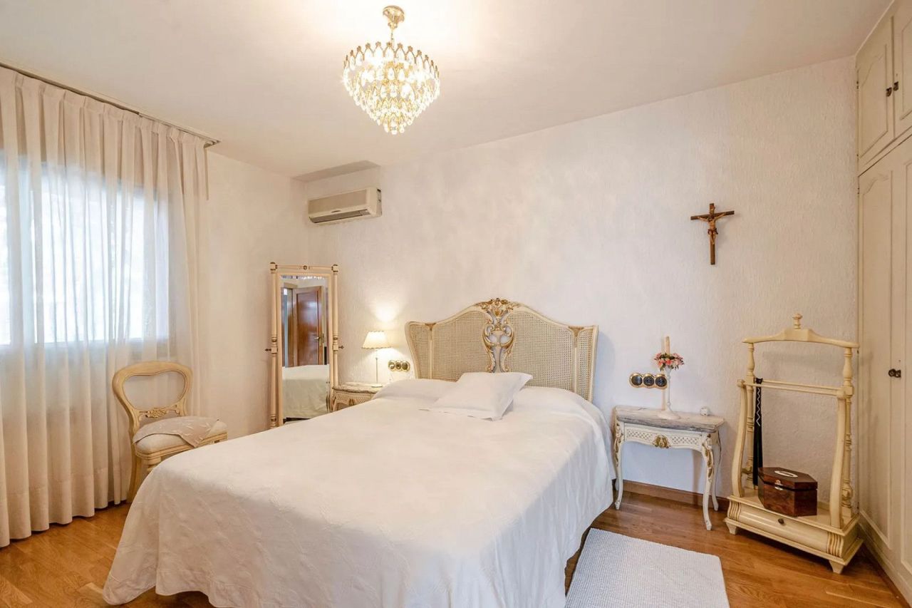 Villa en Gava Mar, España, 710 m² - imagen 16