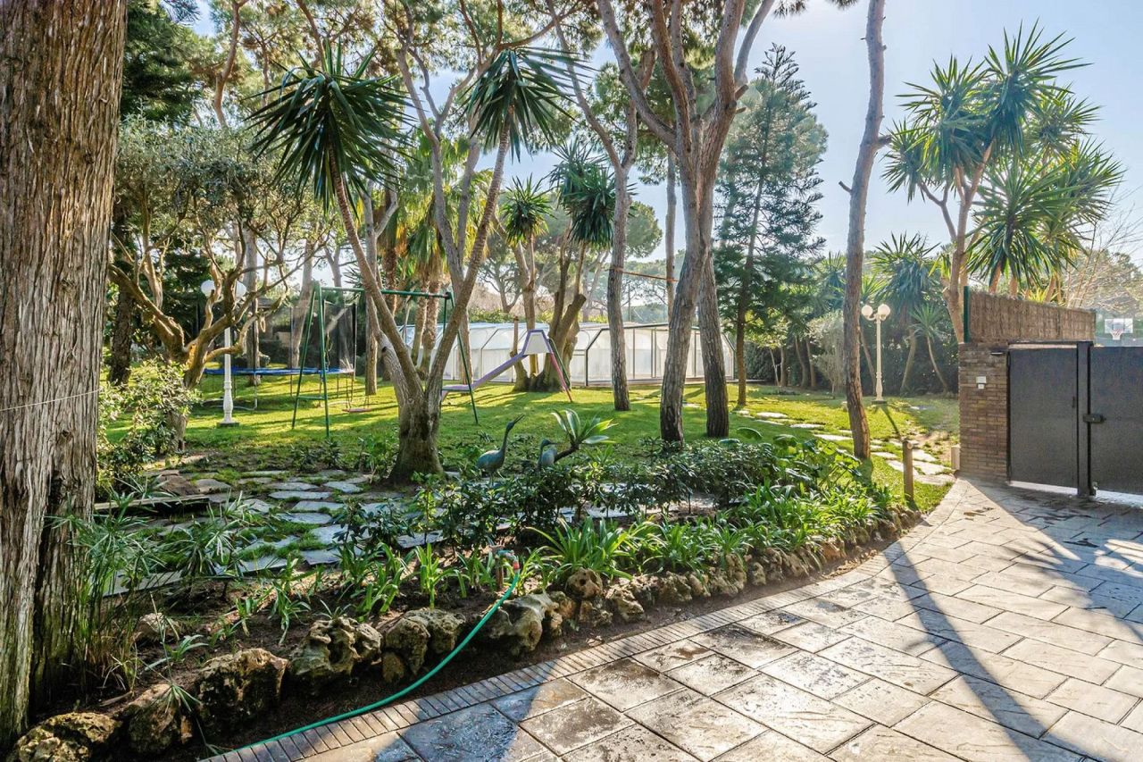 Villa en Gava Mar, España, 710 m² - imagen 3