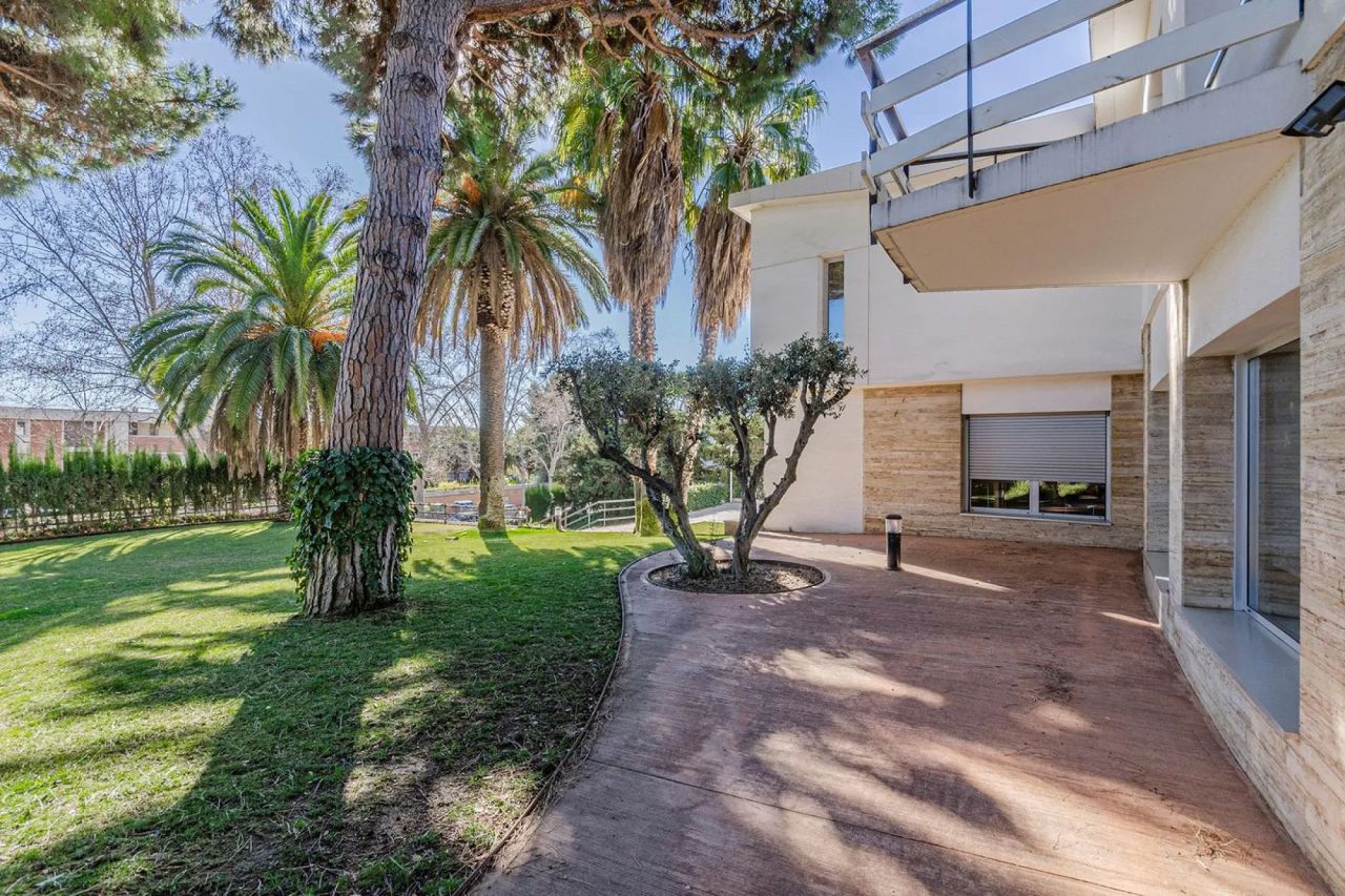 Maison à Barcelone, Espagne, 815 m² - image 7