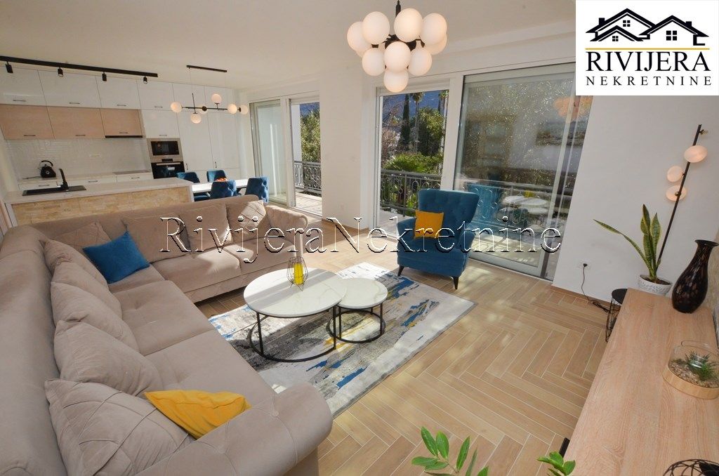 Appartement à Herceg-Novi, Monténégro, 90 m² - image 1