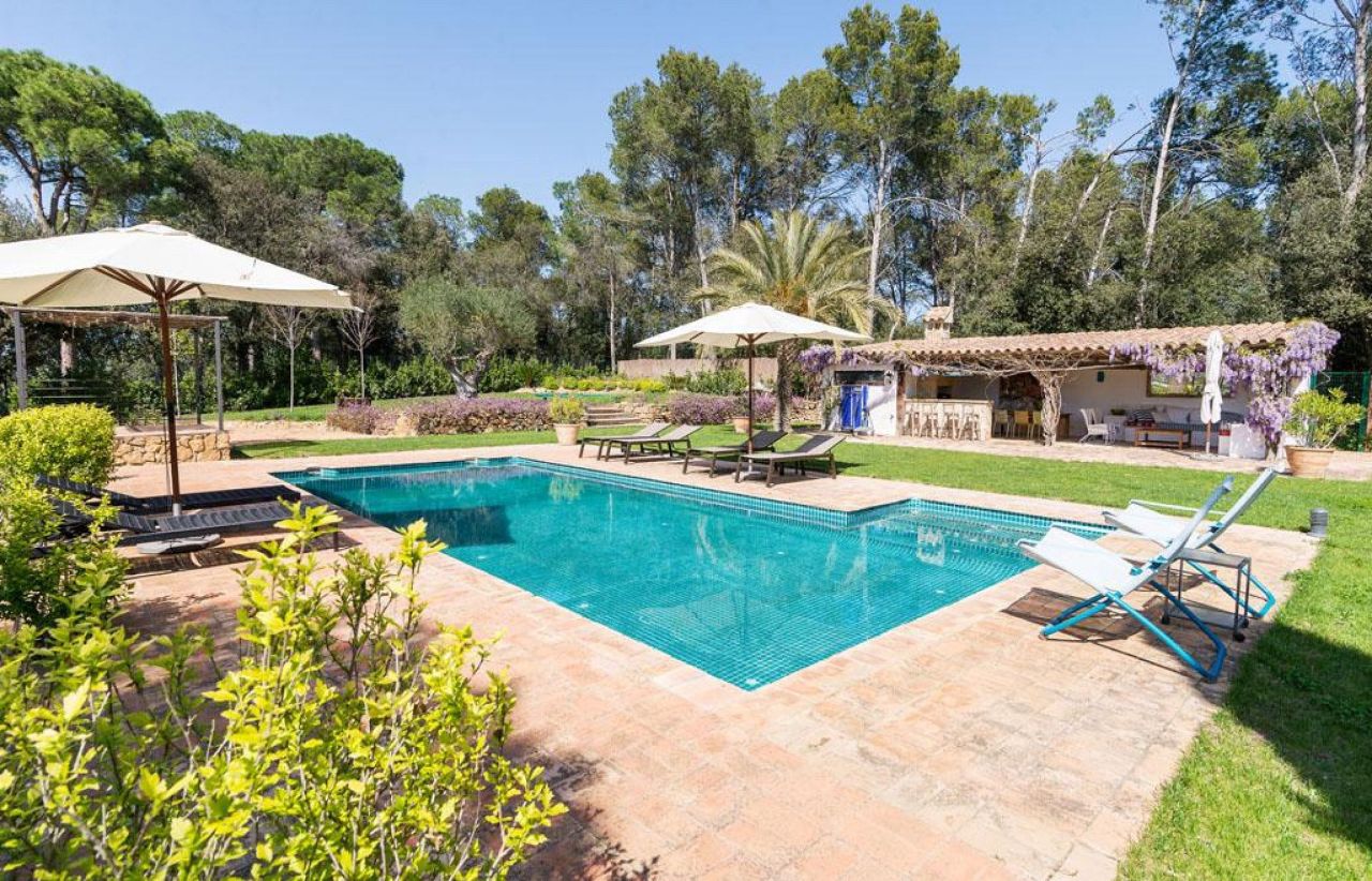 Villa en la Costa Brava, España, 800 m² - imagen 1