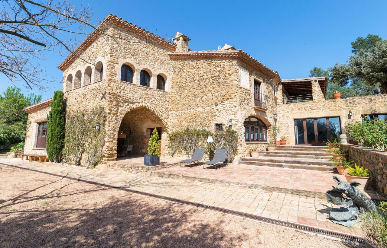 Villa en la Costa Brava, España, 800 m² - imagen 2