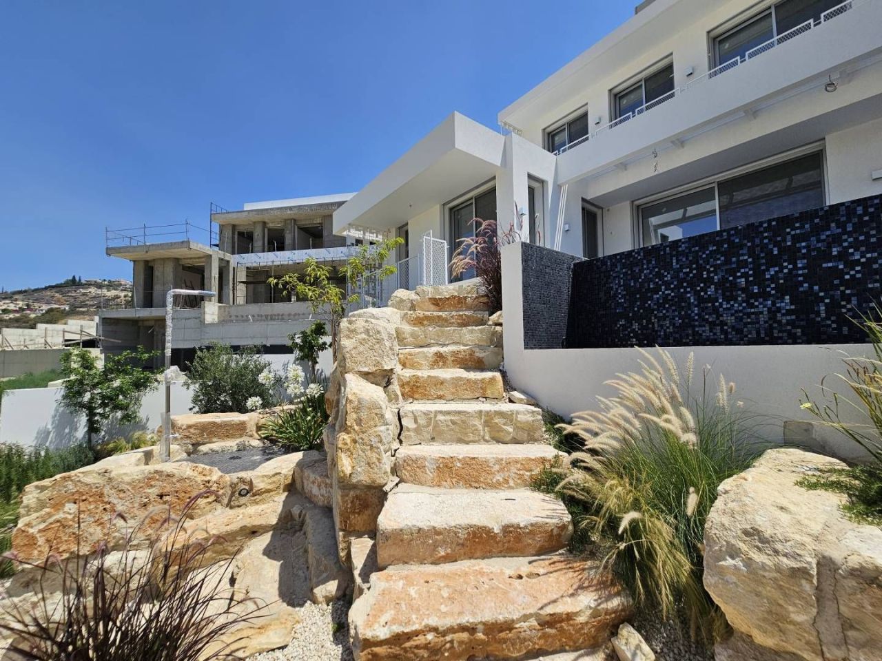 House in Agios Tychon, Cyprus, 360 m² - picture 1